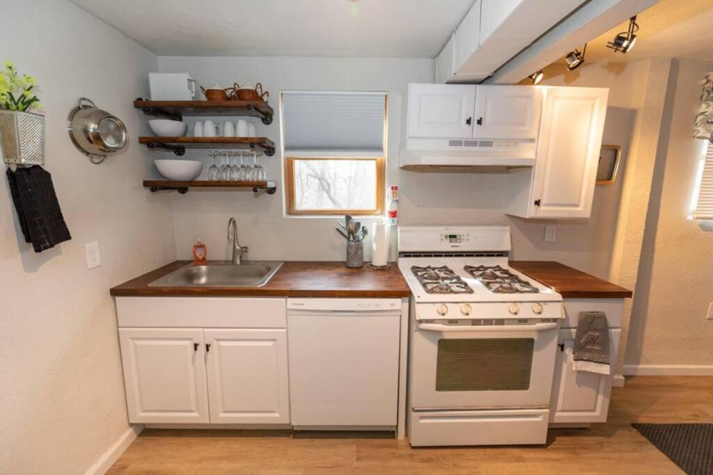 Cozy & Comfy Cottage In The City - W Parking พิตต์สเบิร์ก ภายนอก รูปภาพ